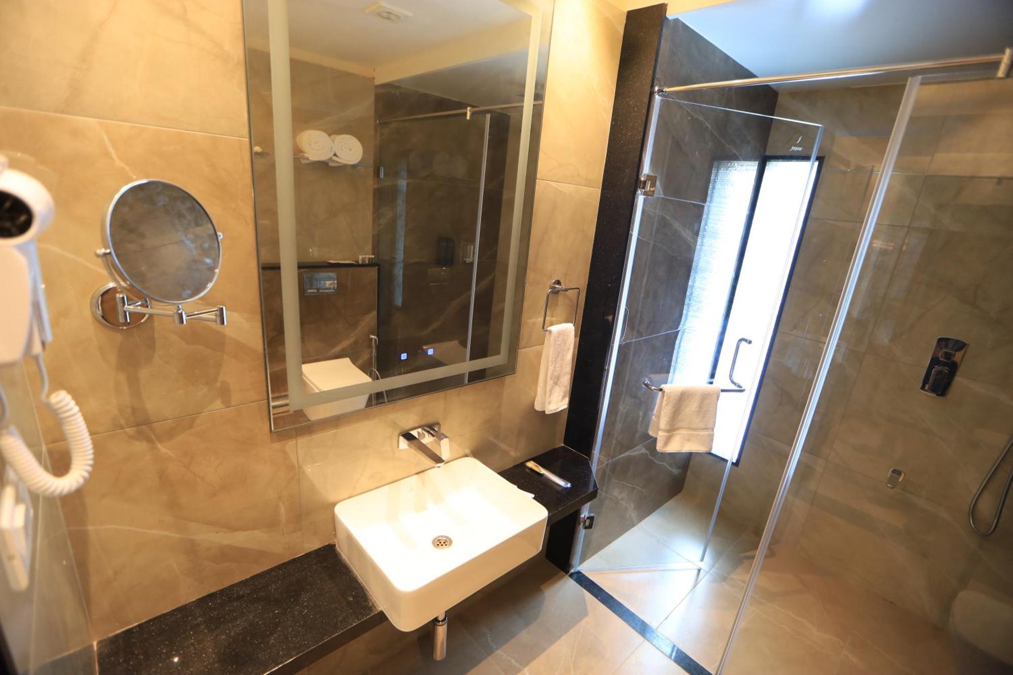 Kings Bury Inn Kumbakonam Extérieur photo